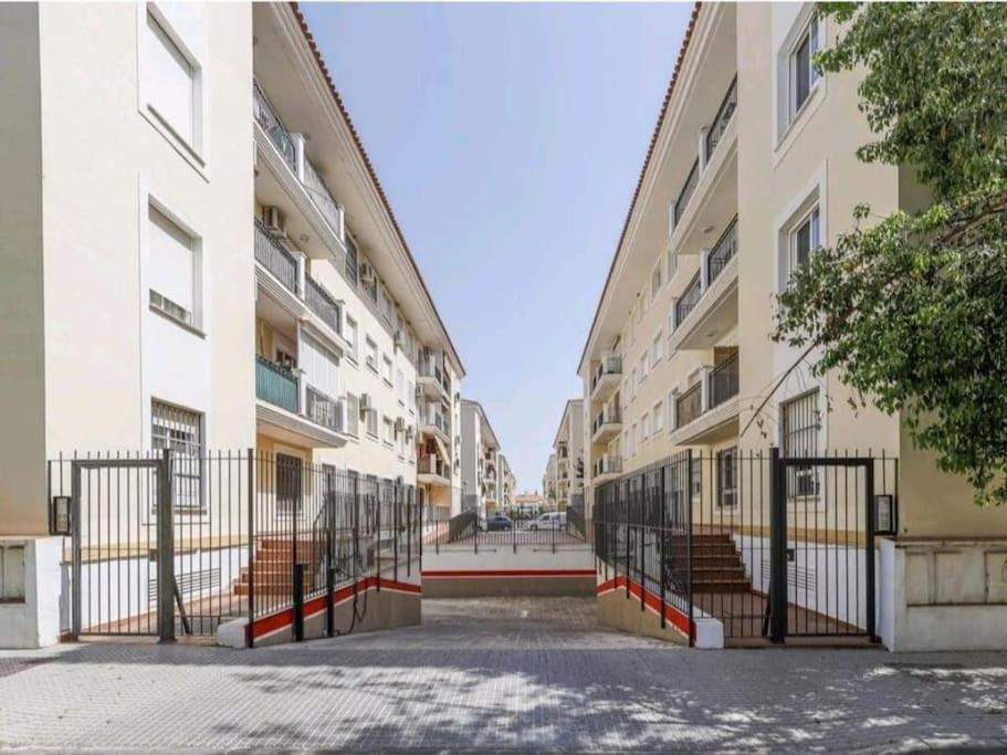 Alojamiento Con Piscina Y Parking En Sevilla Ла-Альгаба Экстерьер фото